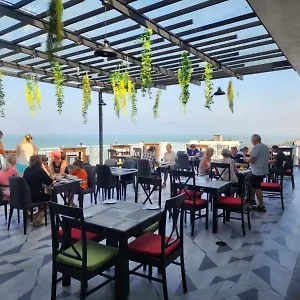 https://ruvisha-beach-hotel.negombohotels.net